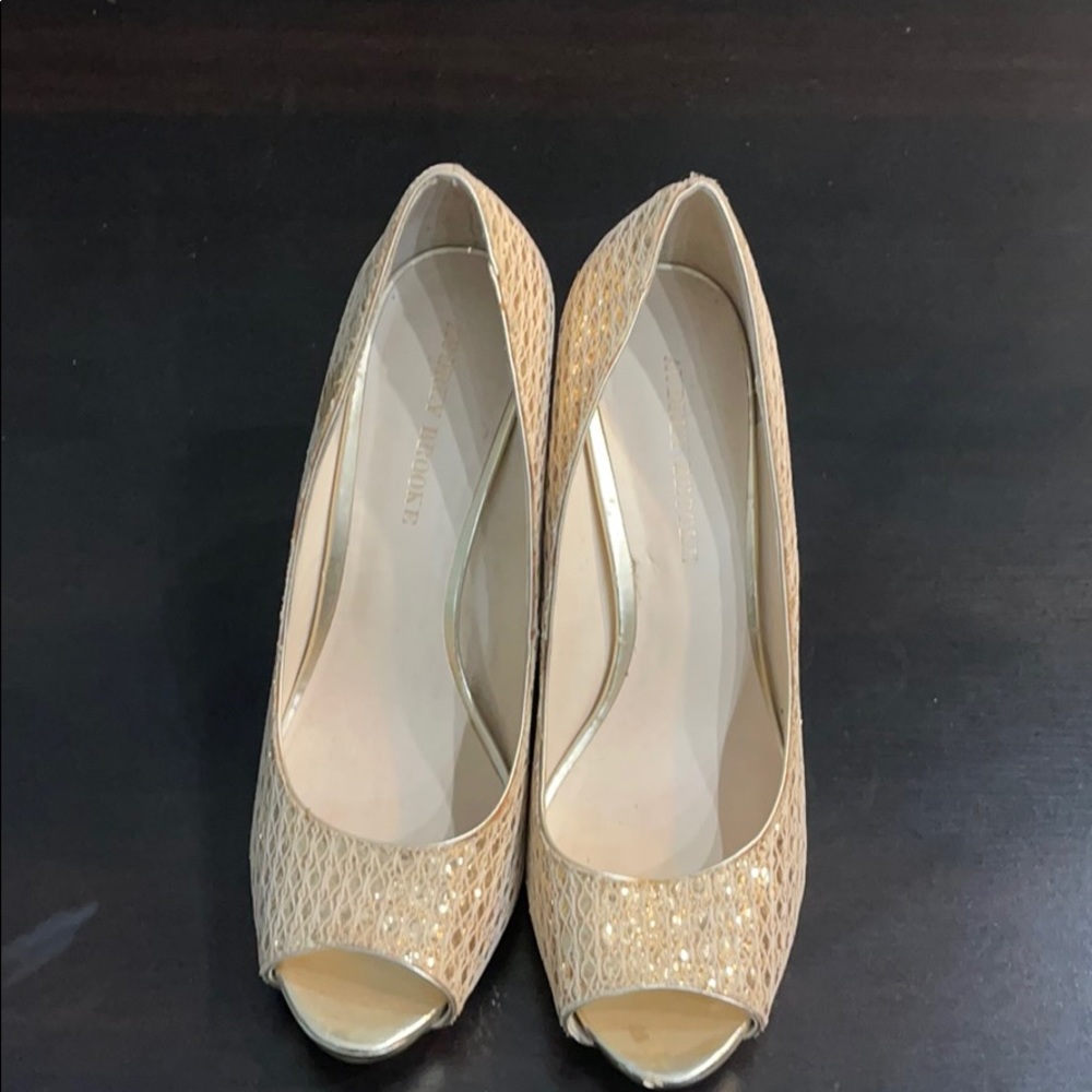 Barely Worn Occasion Gold Peeptoe Pump